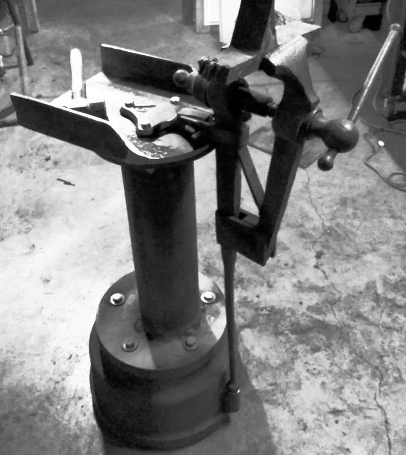 heavey base for a blacksmith leg vise